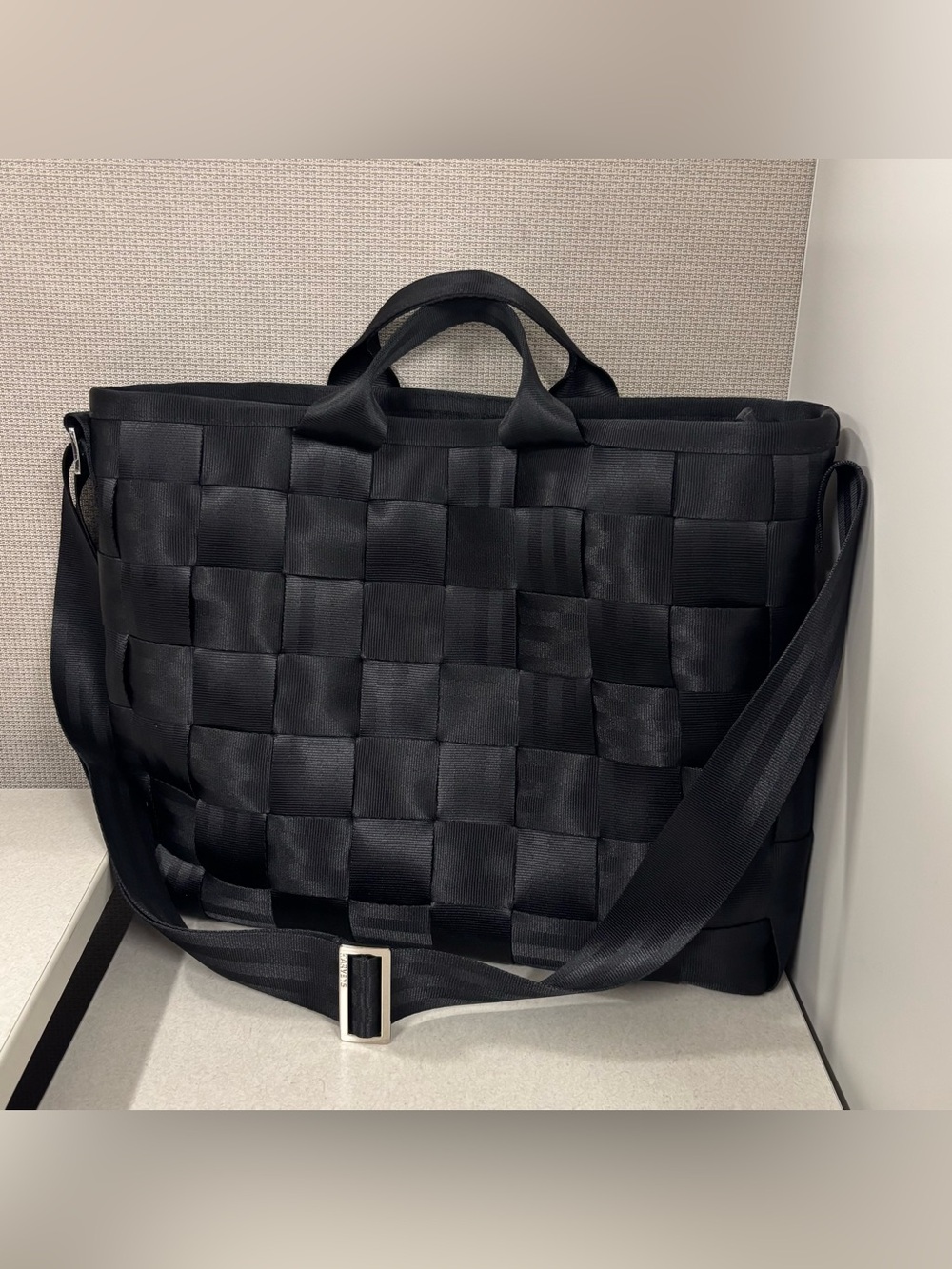 Harveys Seatbelt Bags Briefcase Bag